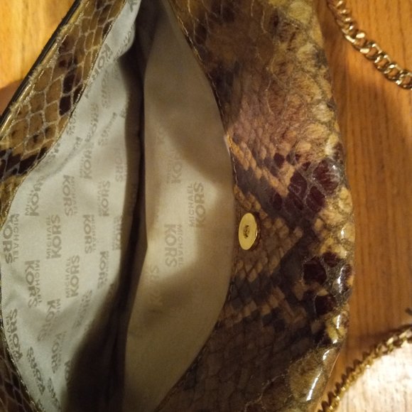 Meet your Posher, Corenthea - Picture 3 of 5